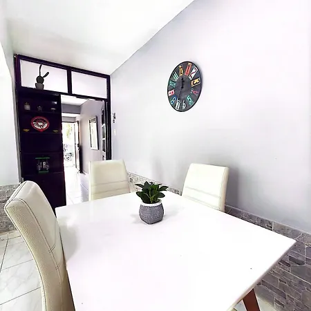 Apto 2br Airport 5 Minutes From Old Apartamento